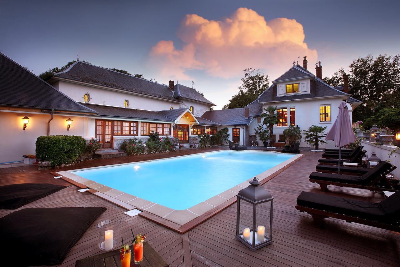 Hotel Les Saints Peres Montagnole Exterior foto